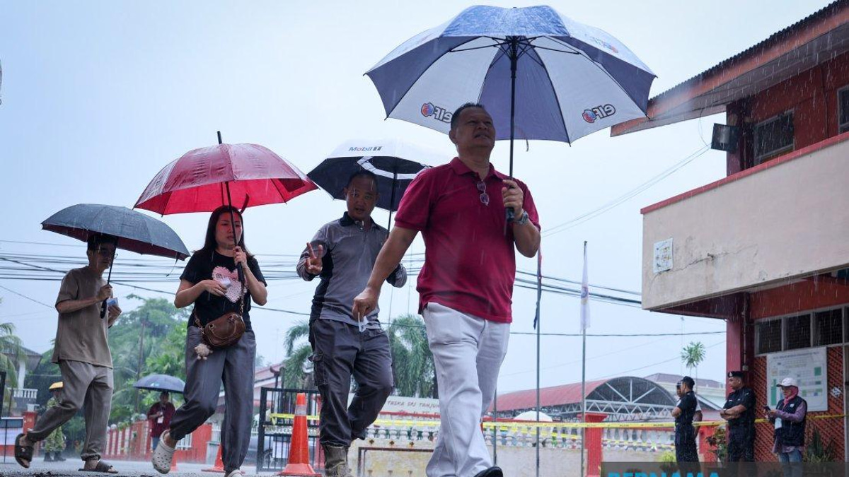 Johor State Election Proceeds Under Mixed Weather As 2.7 Million Voters Head to Polls
