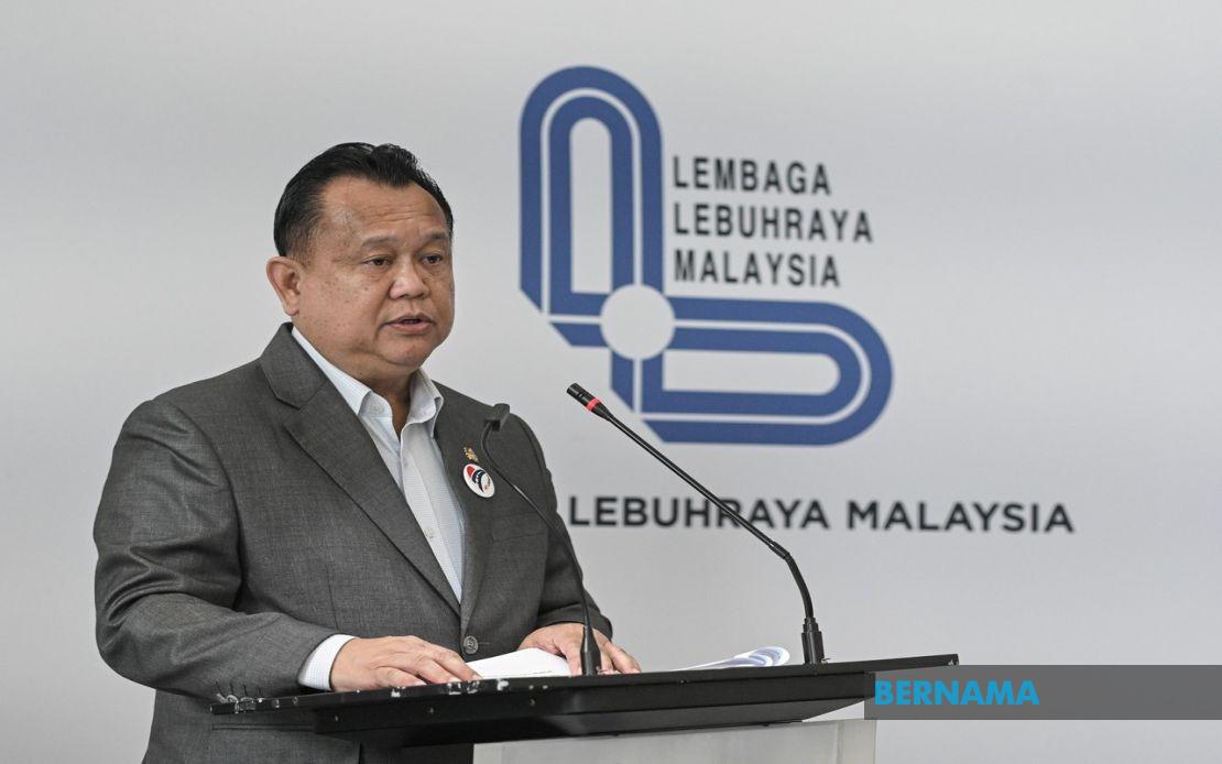 RM25.2 Million Solar LED Project to Light Up 32 Accident-Prone Highways