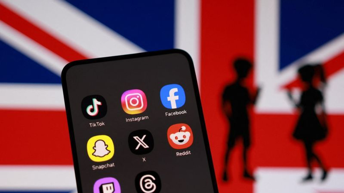 UK to Impose Automatic Midnight Curfew on Social Media for Teenagers Aged 16-17