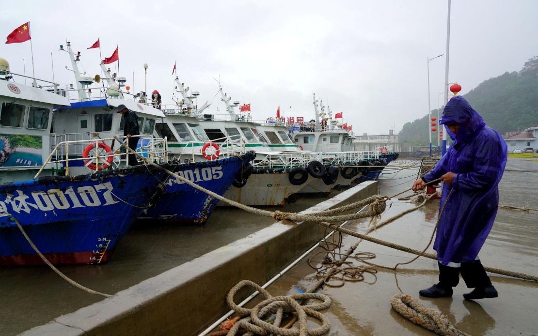 Zhejiang Escalates Typhoon Dolphin Response as System Approaches Eastern China