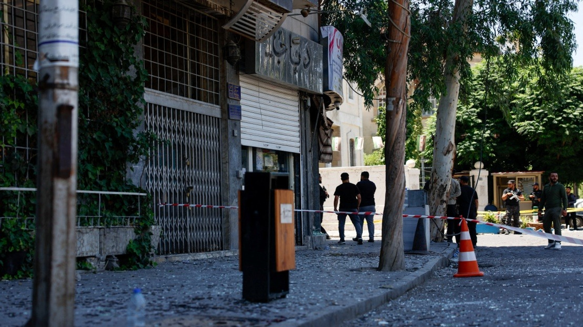 Damascus Blasts Near Macron's Hotel Injure 18 as French Leader Visits Syria