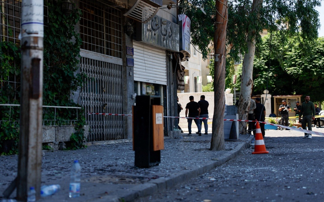 Damascus Blasts Near Macron's Hotel Injure 18 as French Leader Visits Syria