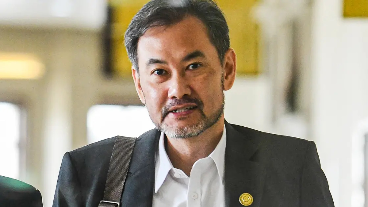 Former 1MDB Chief Denies Giving Jho Low Prime Minister-Level Authority
