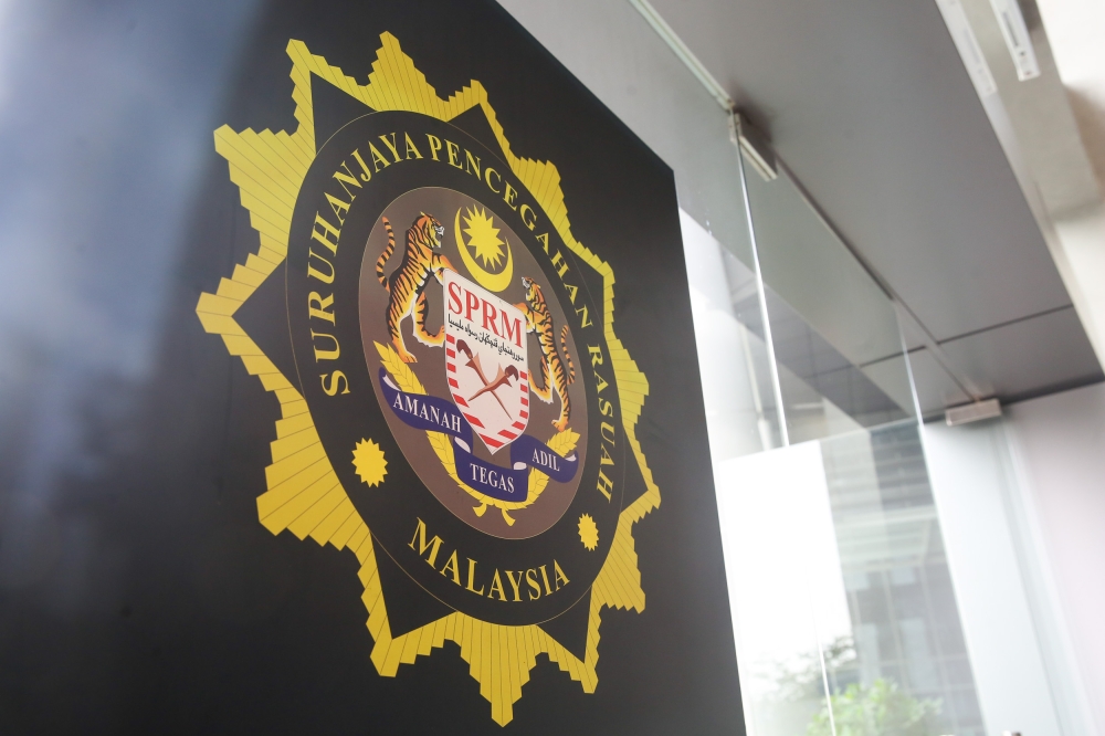 MACC Extends Grilling of Ex-CFO Over RM370 Million Share Transaction in Tabung Haji Inquiry