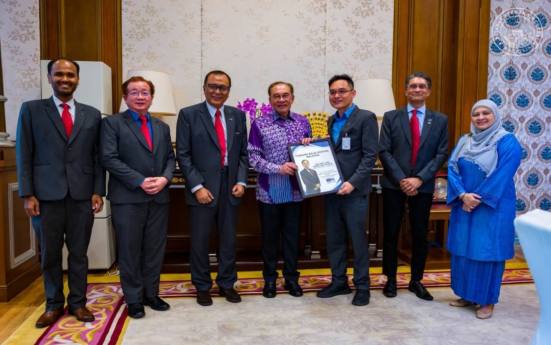 Anwar Prioritises AI and Professional Development in Strategic Meeting with BIM