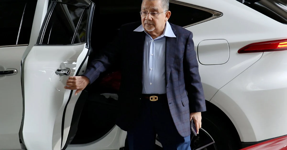 Federal Court Upholds Conviction: Isa Samad to Remain Behind Bars
