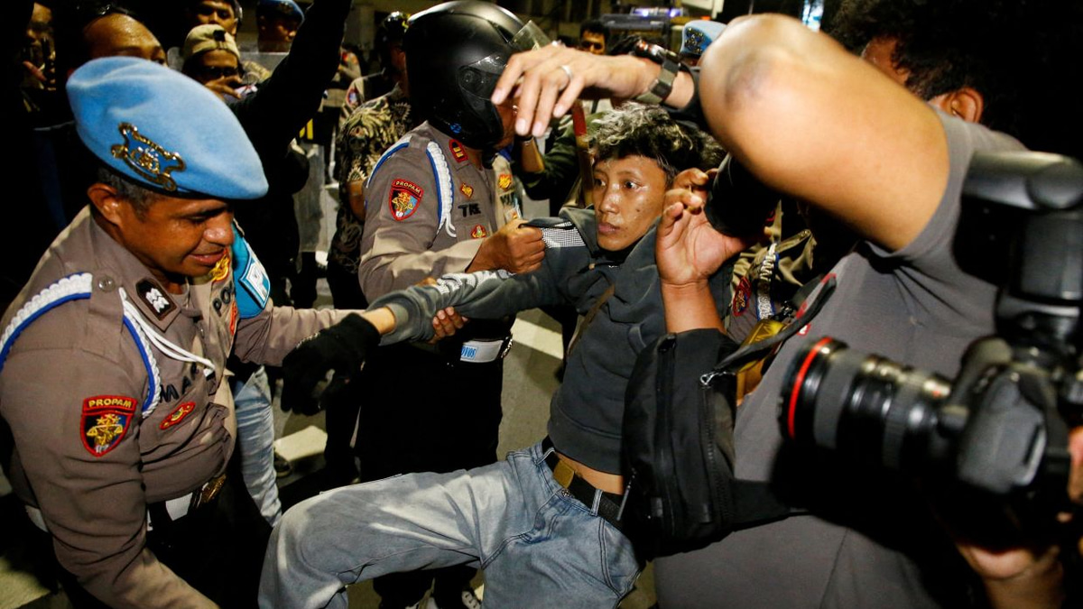 Indonesia charges four protesters after Surabaya anti-government rally over fuel prices and meal scheme