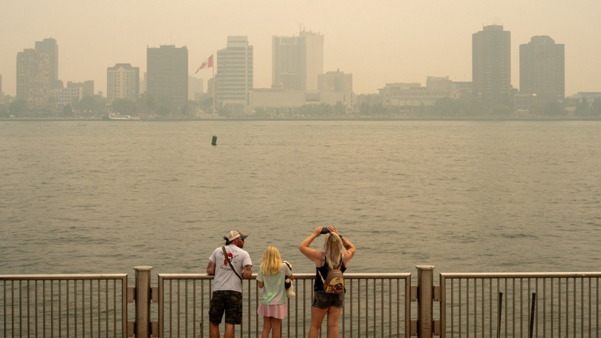 British Columbia Wildfire Spreads Across 100 Square Kilometres As Thousands Evacuate