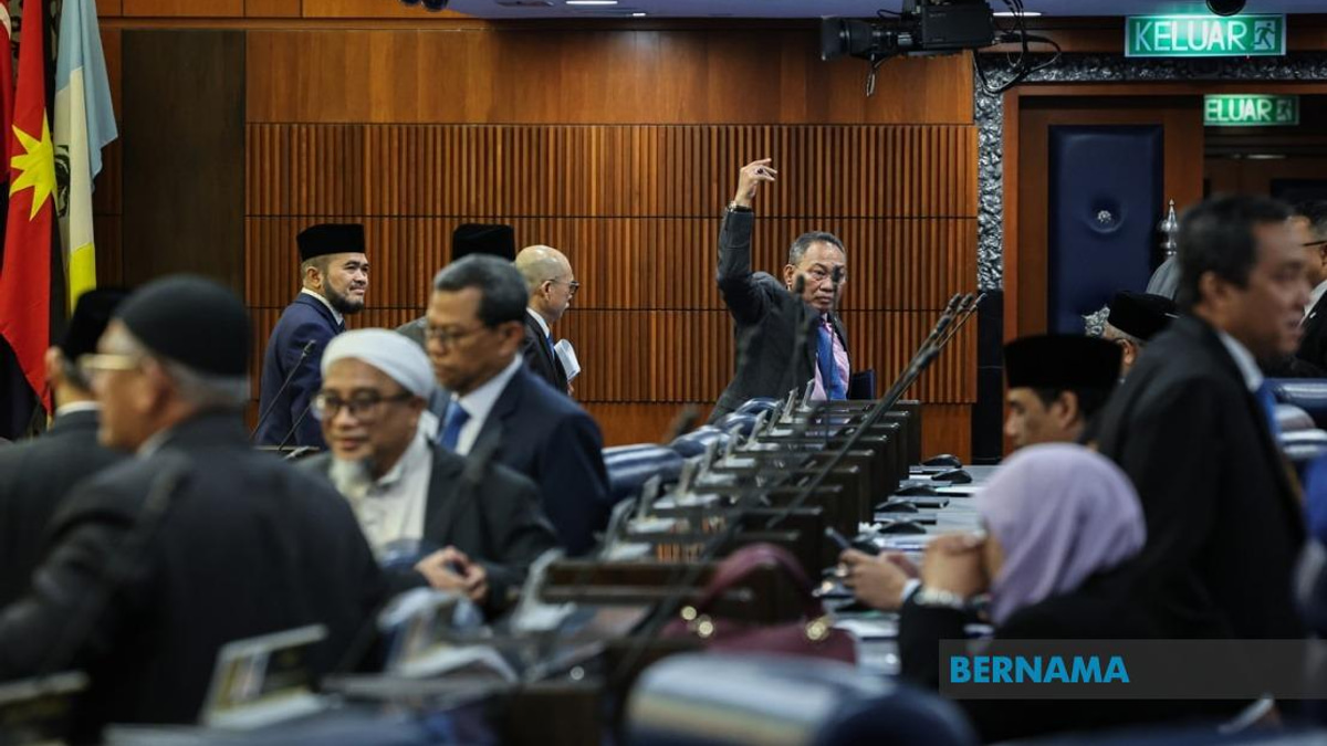 Anwar Defends Government Record on Tabung Haji, Criticises Opposition for Politicising Issue