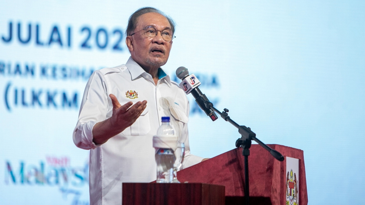 Anwar Defends Fuel Pricing as Essential to Avoiding Debt Crisis