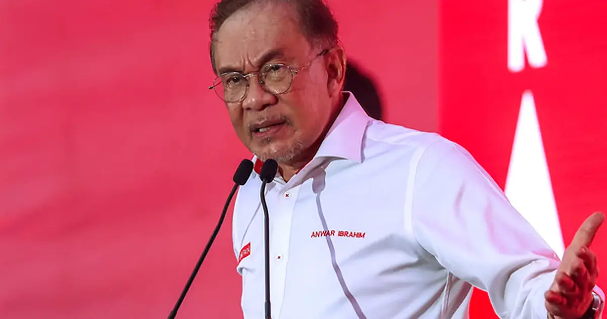 Strong Relations with Malay Rulers Essential for Governance, Anwar Says