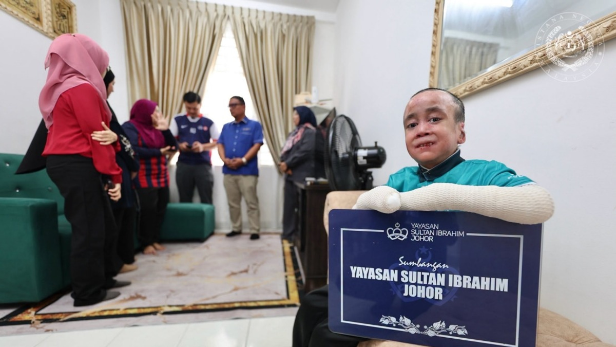 Johor Foundation Assists Teenager With Rare Genetic Skin Disorder