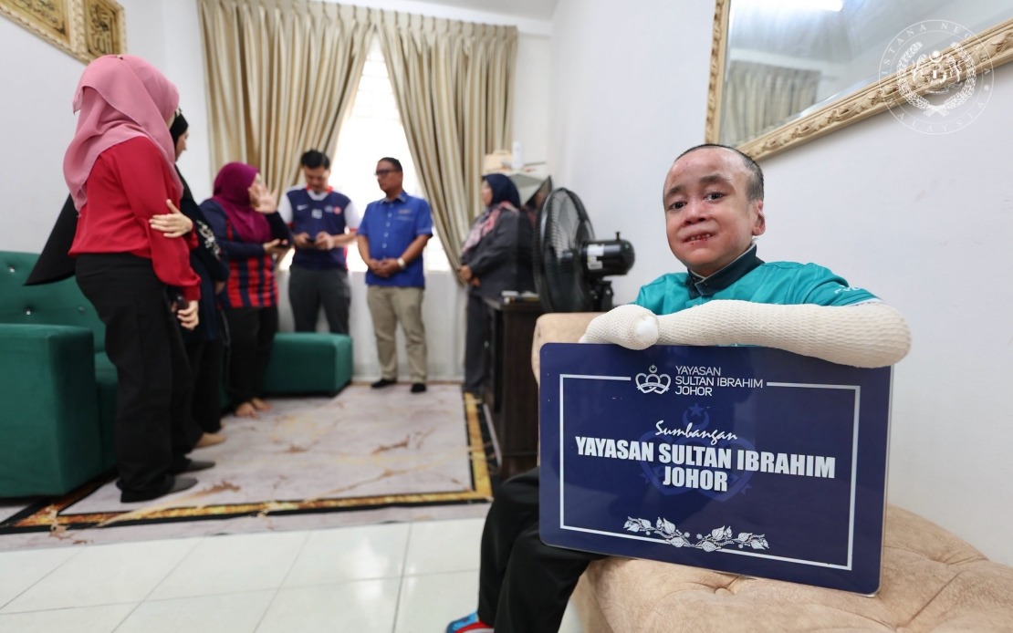Johor Foundation Assists Teenager With Rare Genetic Skin Disorder