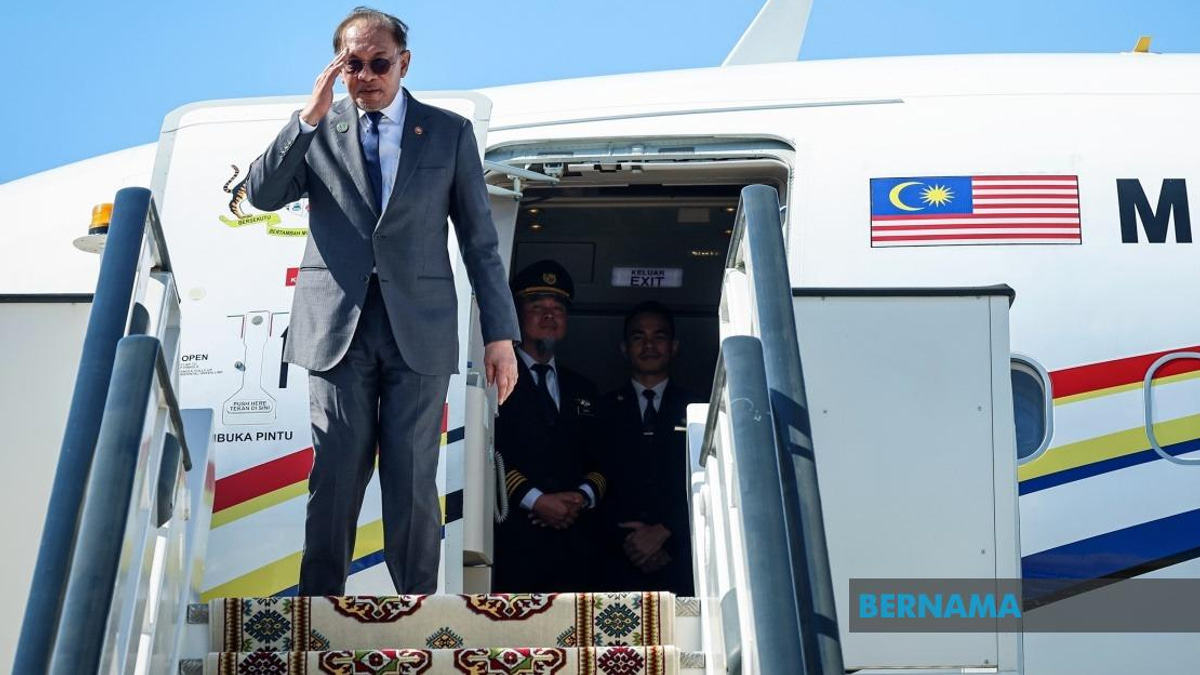Anwar Balances Diplomacy and Domestic Engagement With Penang Stop After Turkmenistan Visit