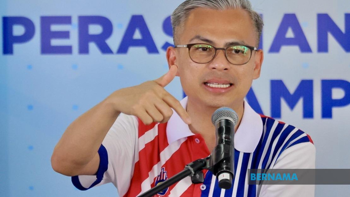 Fahmi Condemns Fake WhatsApp Impersonation of PH Endau Candidate in Johor Poll