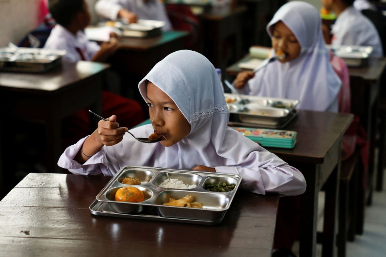 Indonesian Education Bill Sparks Debate Over Free Meals Funding Loophole