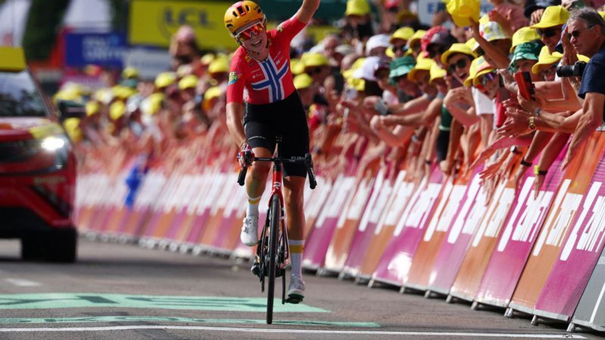 Norwegian Cyclist Haugset Seizes Tour de France Femmes Lead with Solo Victory