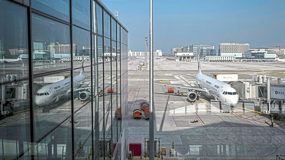 China's Big Three Airlines Report Seventh Consecutive Loss as Fuel Costs Surge