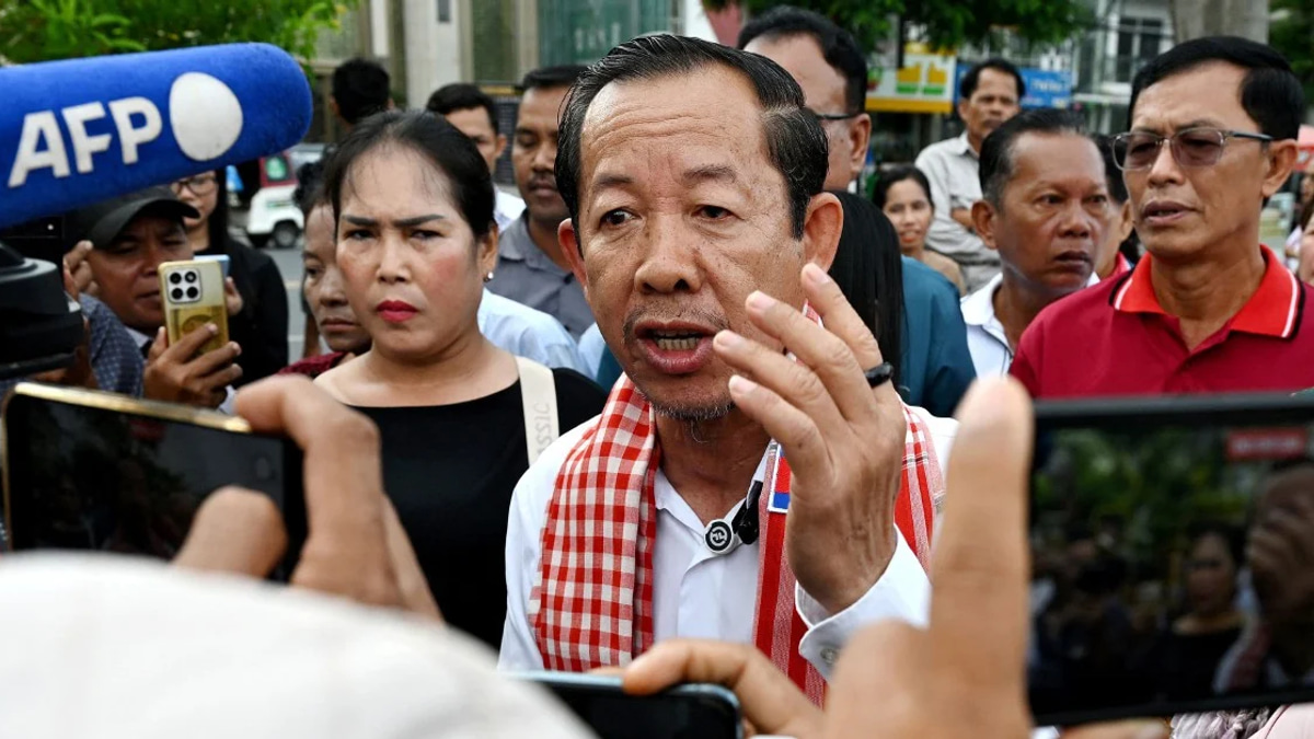 Cambodia's Top Court Upholds Election Ban for Opposition Politician Rong Chhun