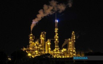 Malaysia Must Adopt Cautious, Measured Path on Petroleum Reserves, Says Economist