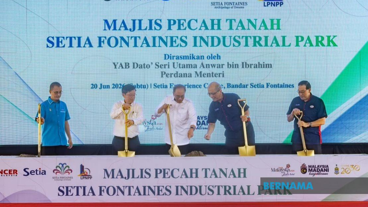Development Must Benefit All Income Groups, Says Anwar