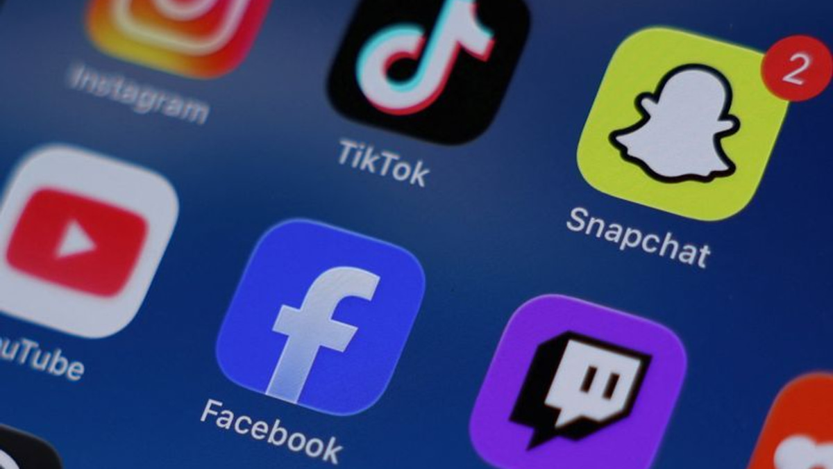 Americans Back Stricter Social Media Rules, Including Age Checks for Minors