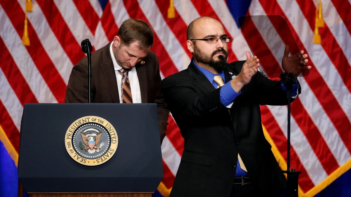 Trump's Teleprompter Operator Suspended Over Speech-Betting Allegations