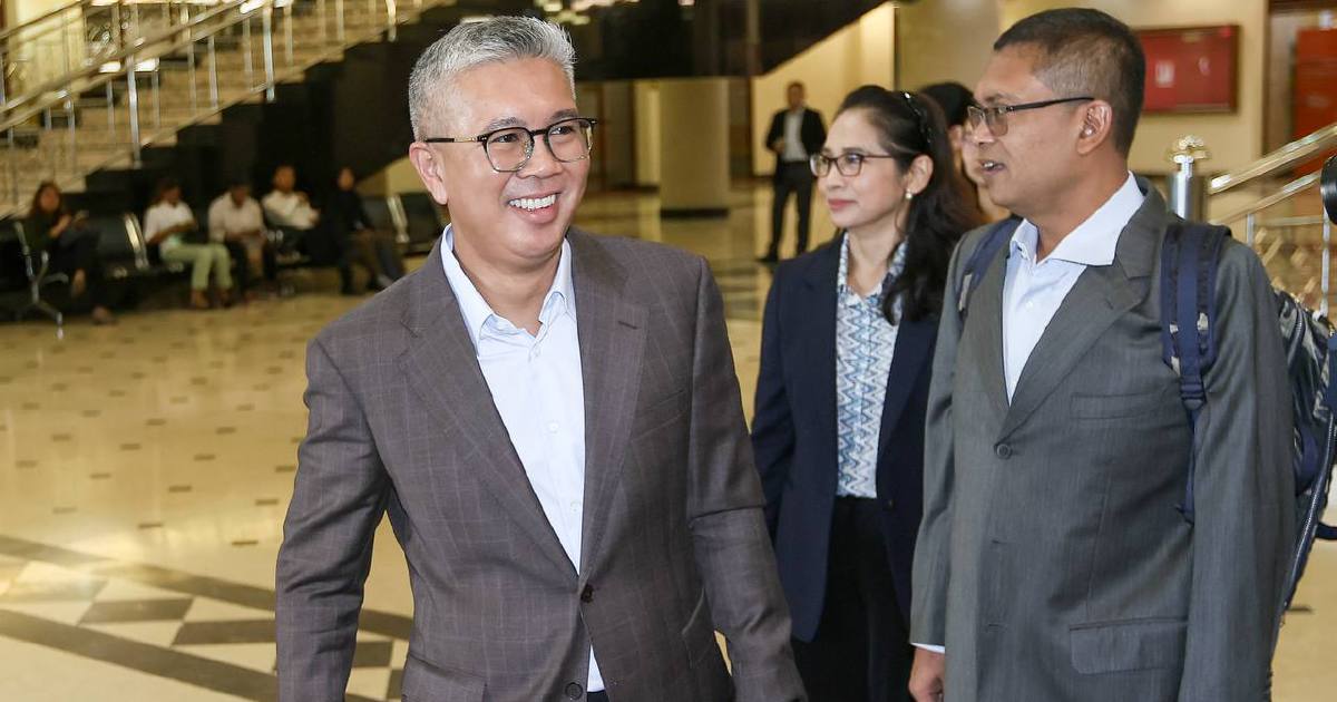 Muhyiddin Put Forward 54 Contractors for Jana Wibawa via Direct Negotiation, Court Hears
