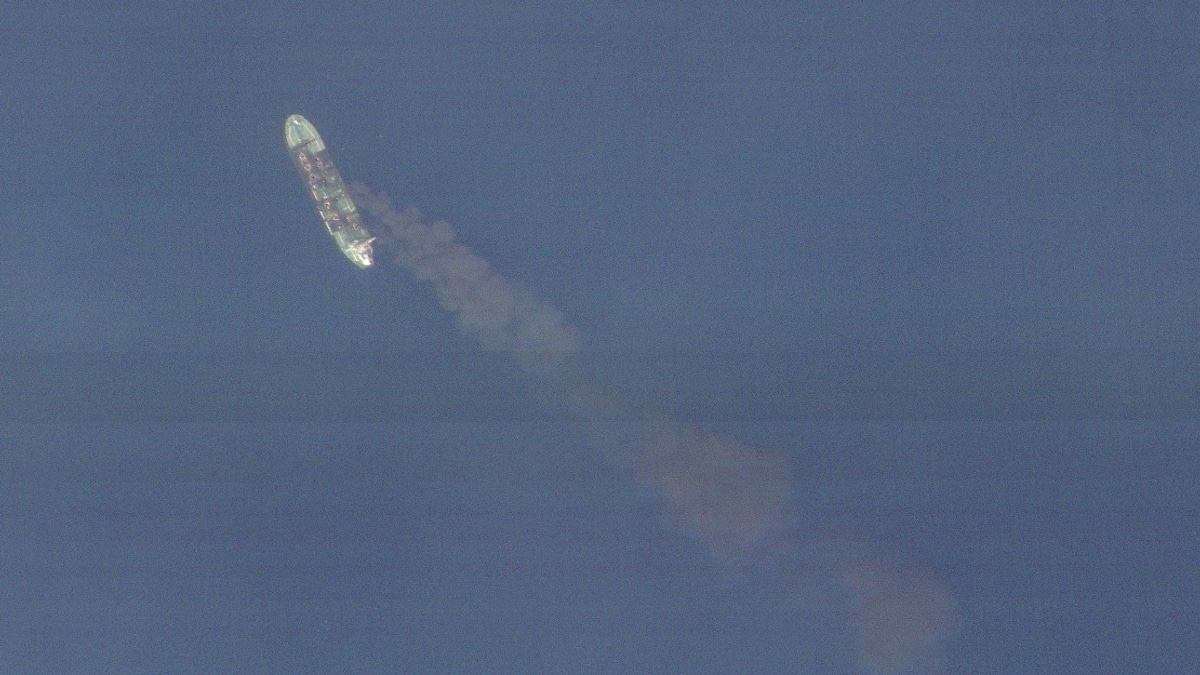 Saudi-led Coalition Pledges To Safeguard Red Sea Commerce as Houthis Announce Shipping Ban