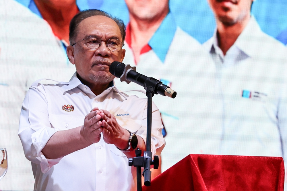 RM12 Billion Lost at Tabung Haji: Anwar Demands Accountability Over 'Sakau' Findings