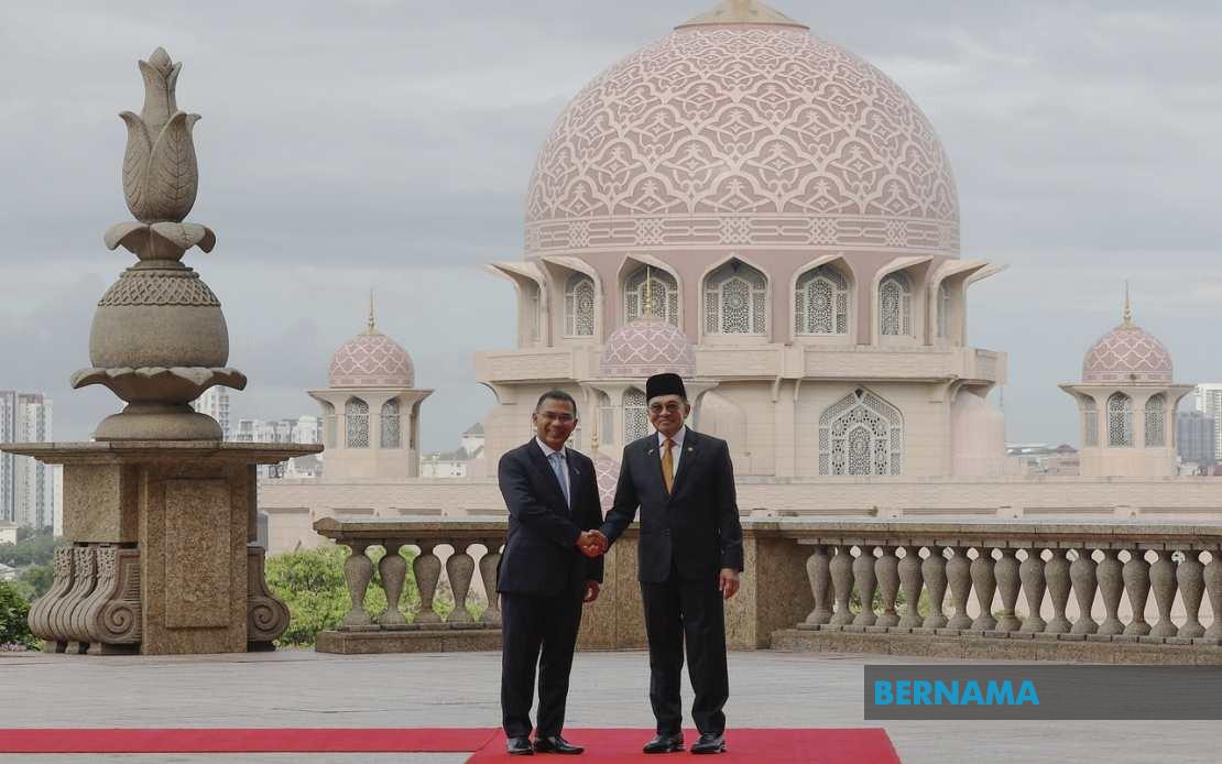 Bangladesh PM Tarique Rahman Extends Wishes for Anwar's Swift Recovery