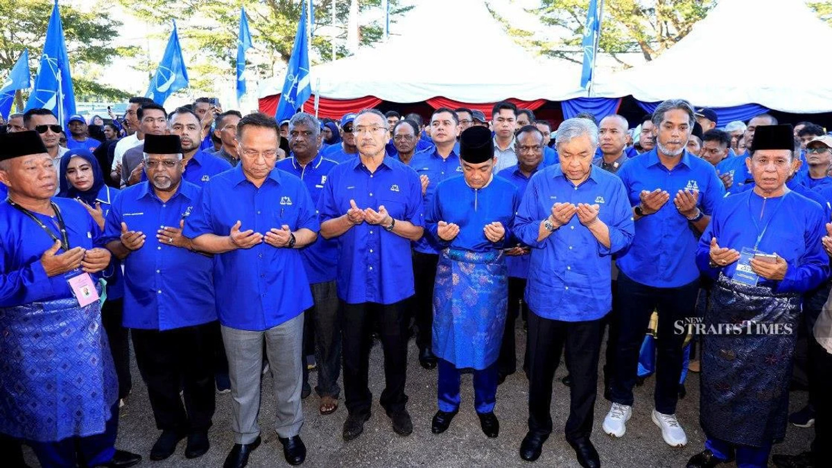 BN rallies behind Onn Hafiz with show of heavyweight support in Johor campaign