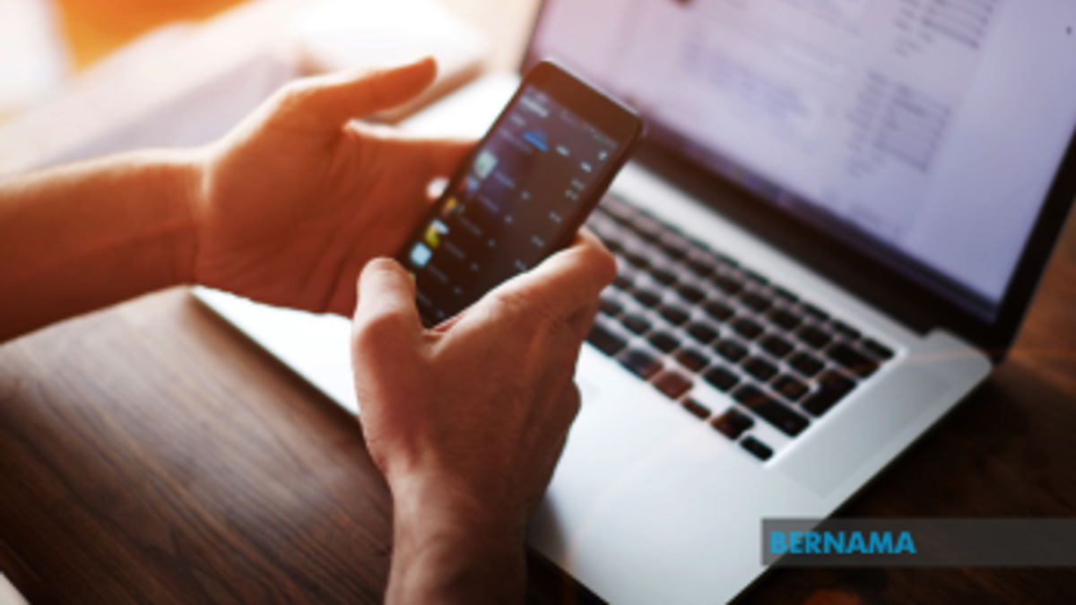 Malaysia's Digital Adoption Surges to 98%, But Security Concerns Grow Despite Online Reliance