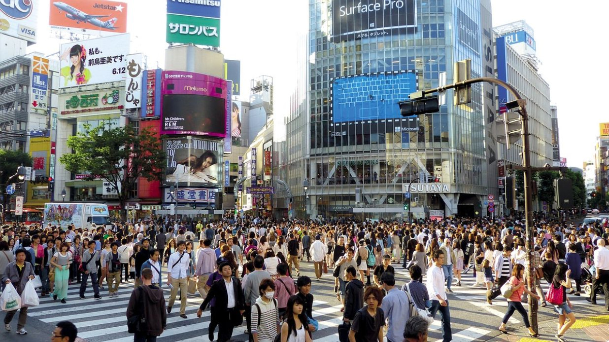 Japan's Payment Processor Collapse Threatens Regional Banks and Restaurant Sector